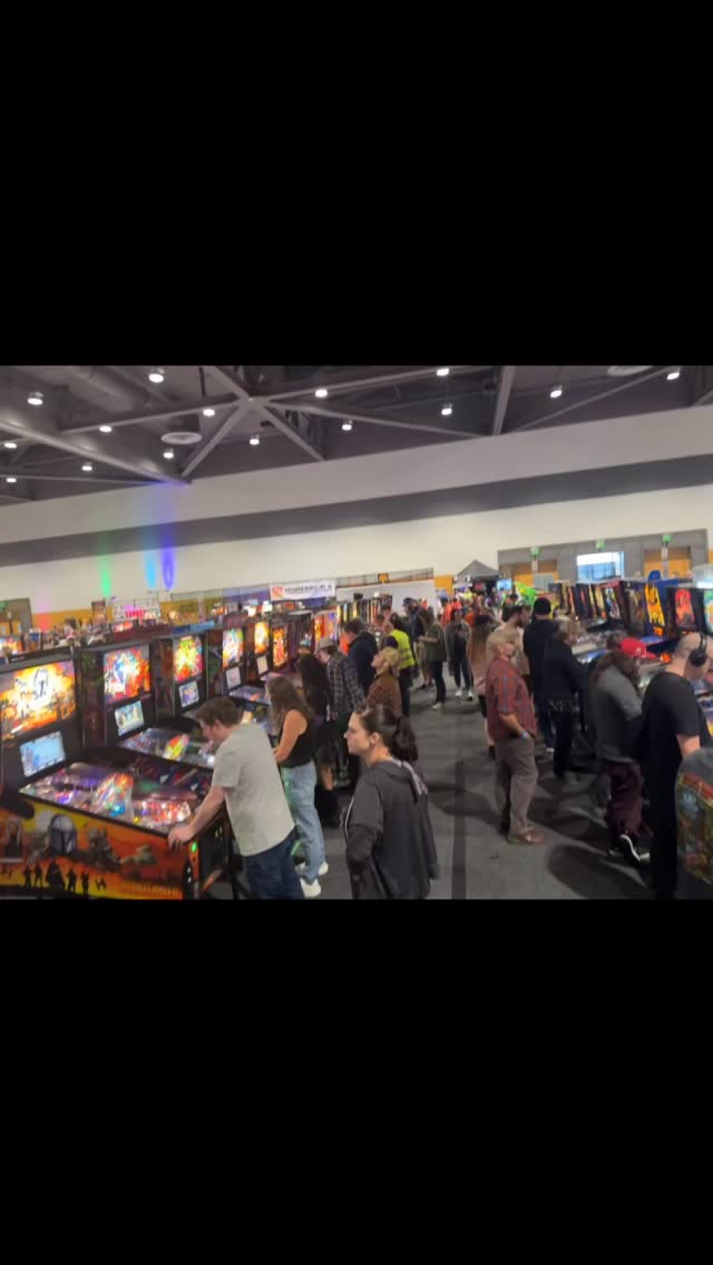 Northwest pinball and arcade show lights